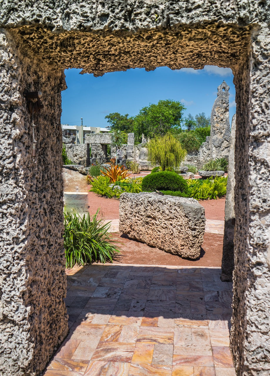 coral castle, florida, entrance-884611.jpg