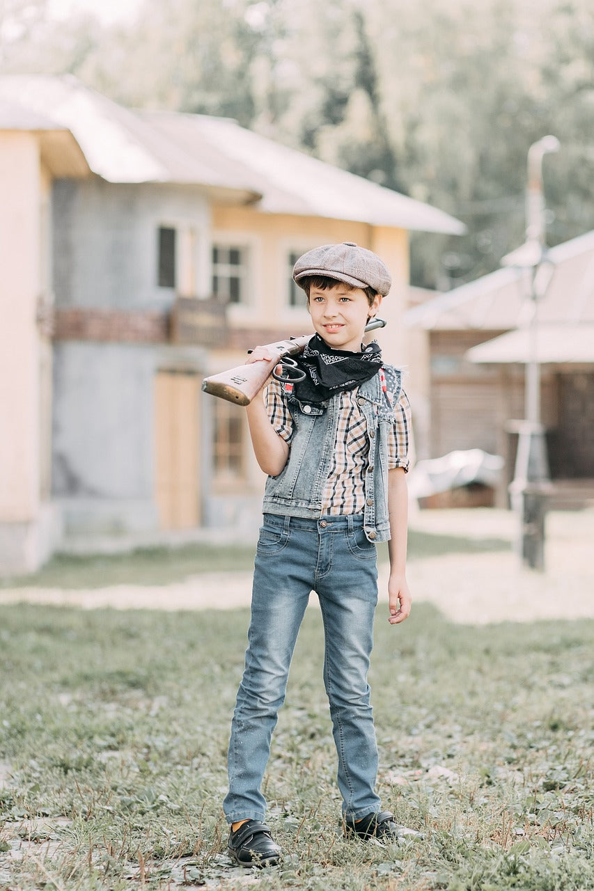 gun, cowboy, boy-4921638.jpg