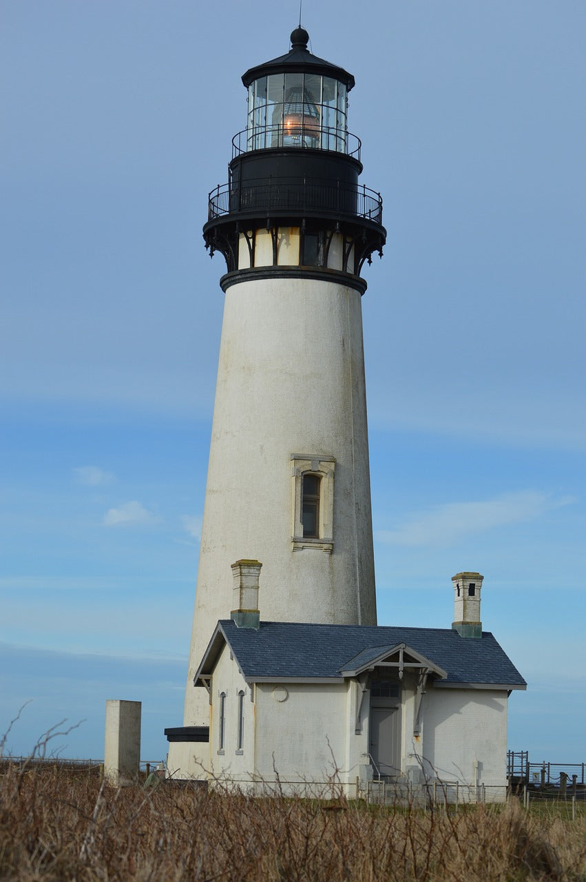 lighthouse, yaquina, oregon-4369143.jpg