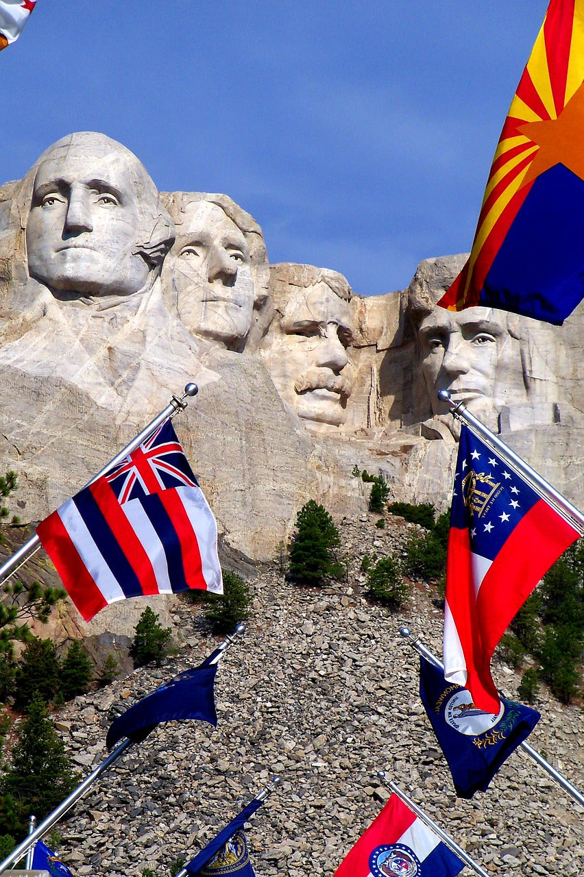 mount rushmore, flags, south dakota-1185410.jpg