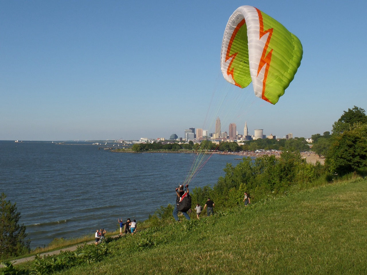 parasailing, lakewood park lakewood oh, cleveland oh-449758.jpg
