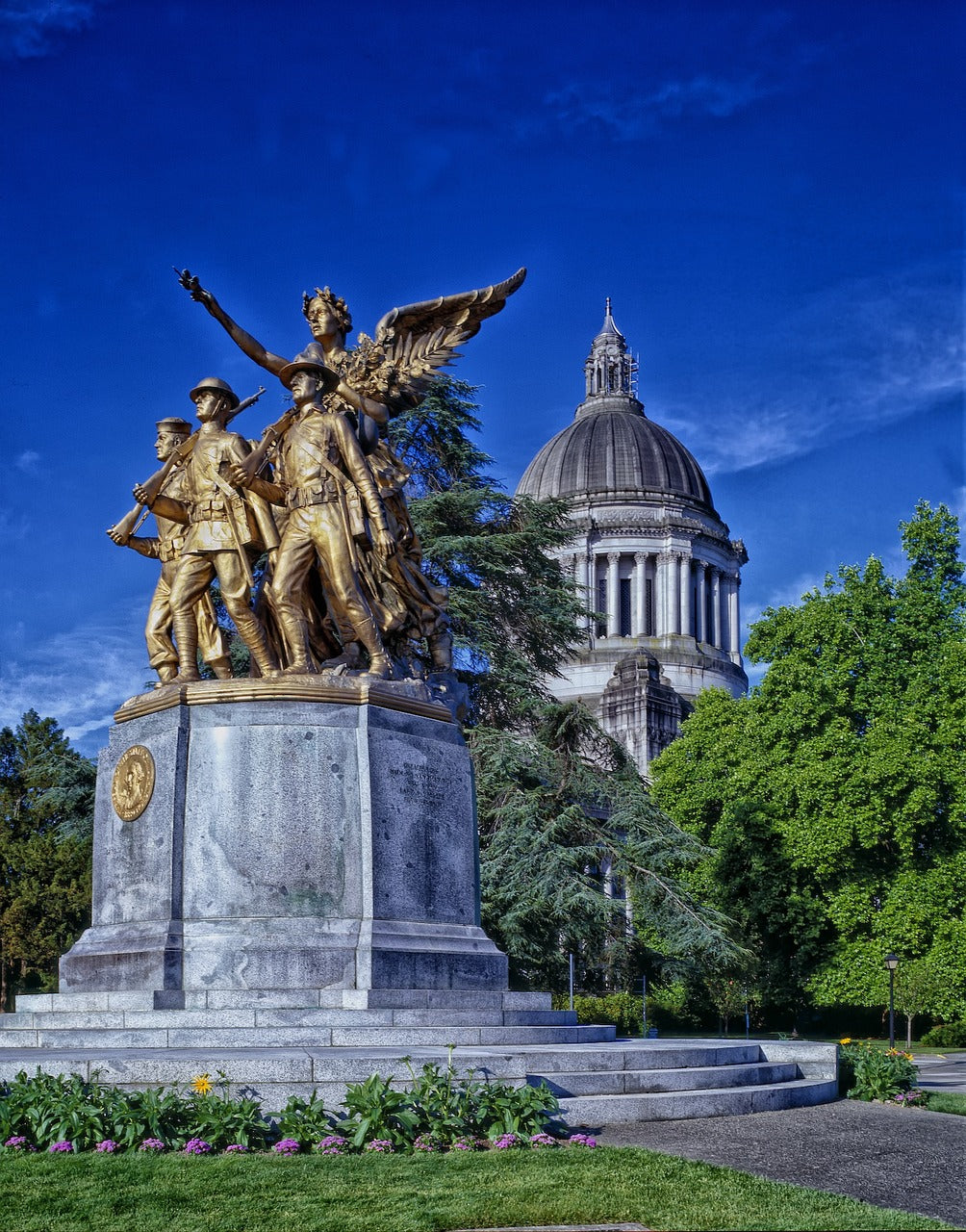 statue, monument, statehouse-416068.jpg