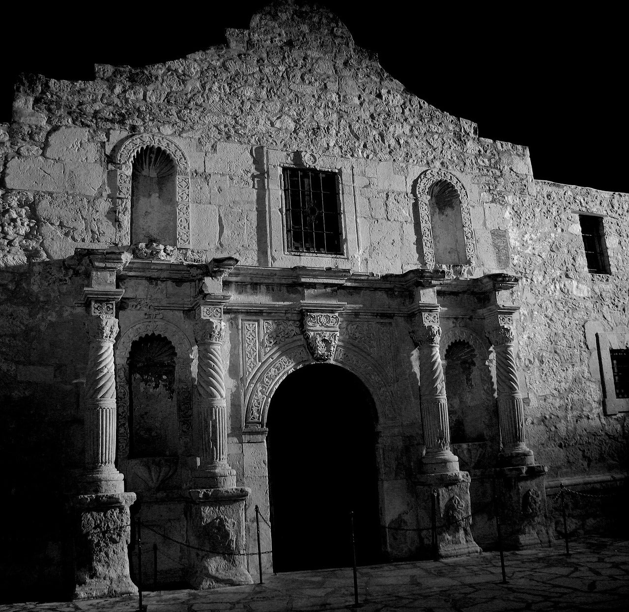 the alamo, night, evening-78879.jpg