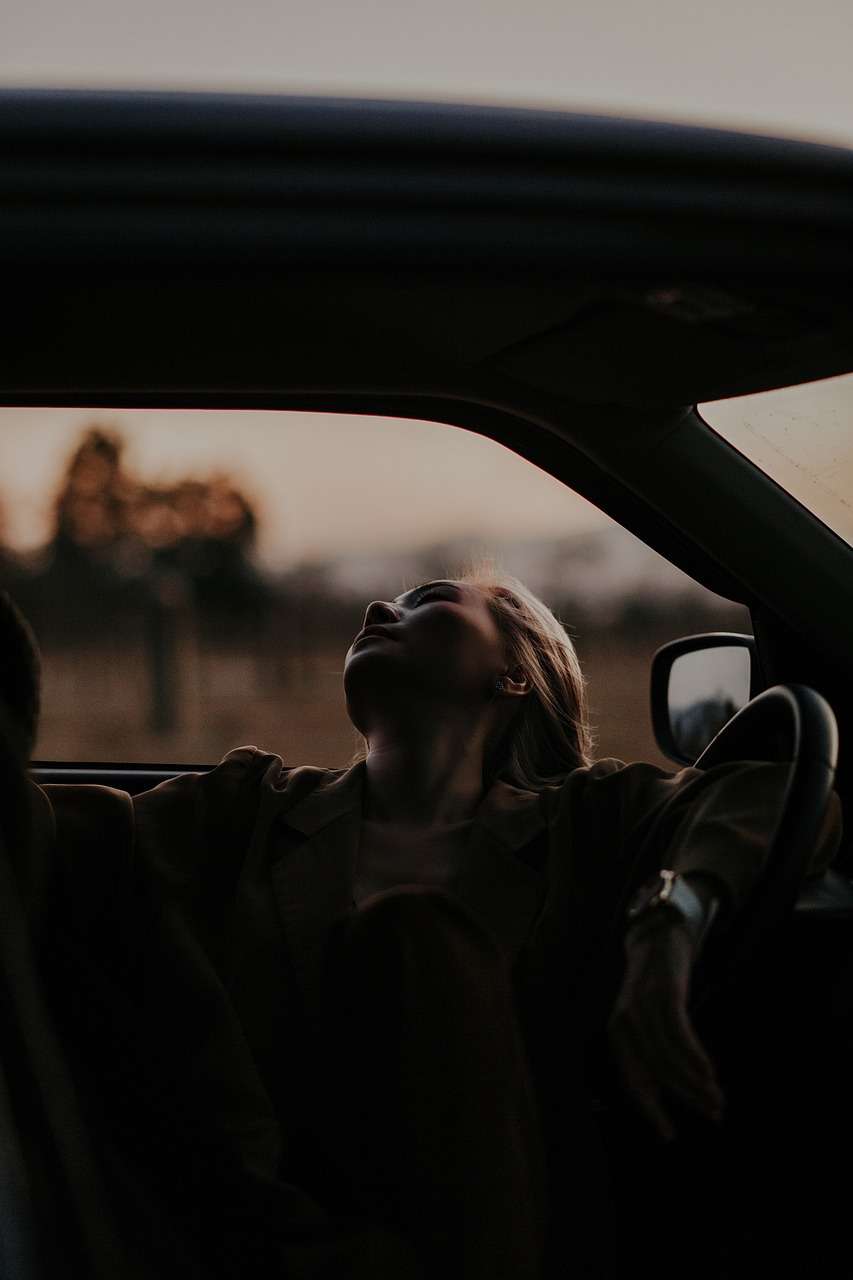 woman, car, sunset-7063830.jpg