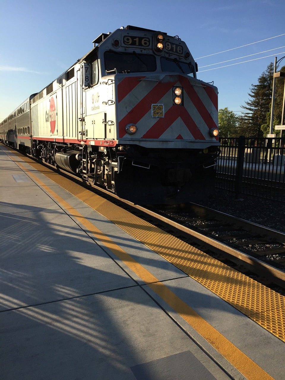 caltrain, sunnyvale, silicon valley-2645896.jpg