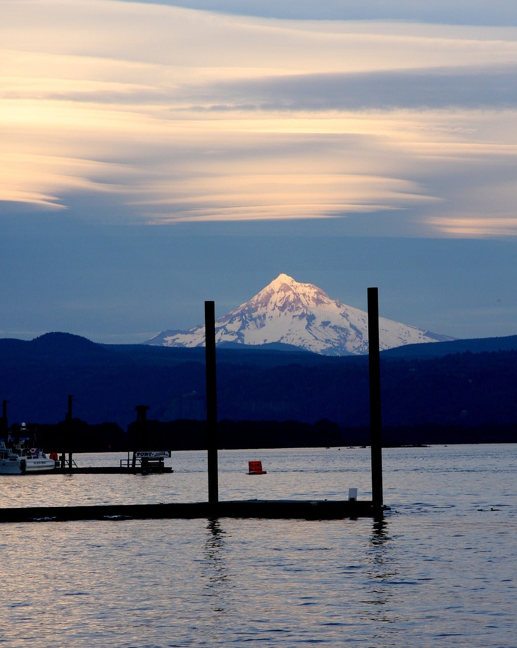 mount hood, mountain, river-1041498.jpg